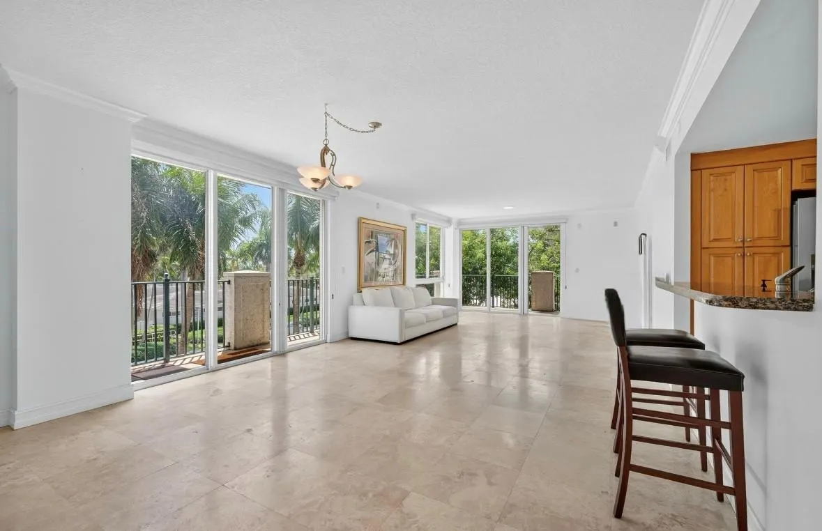 9 NE 20th Ave, #302