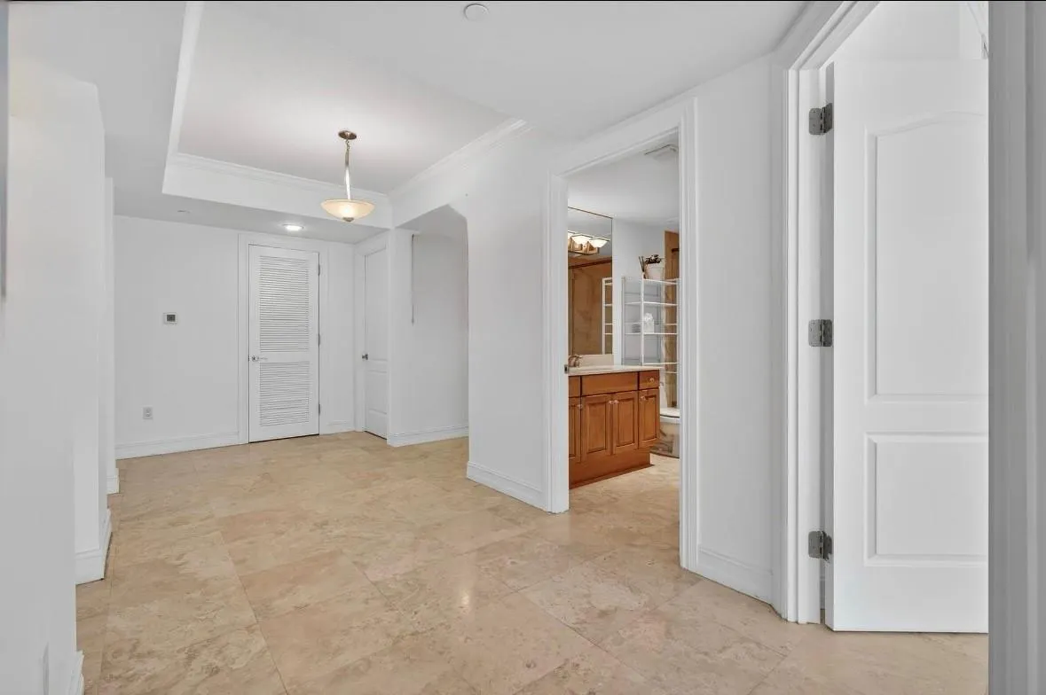 9 NE 20th Ave, #302