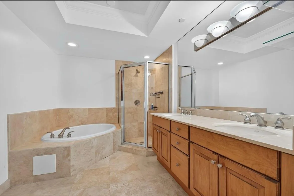 9 NE 20th Ave, #302