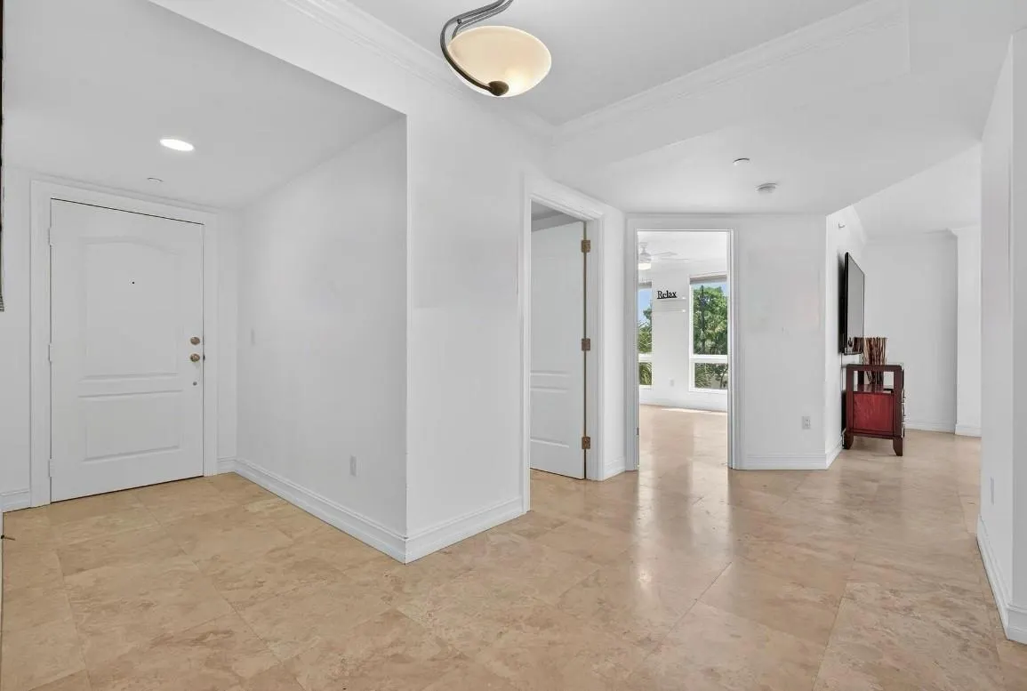 9 NE 20th Ave, #302