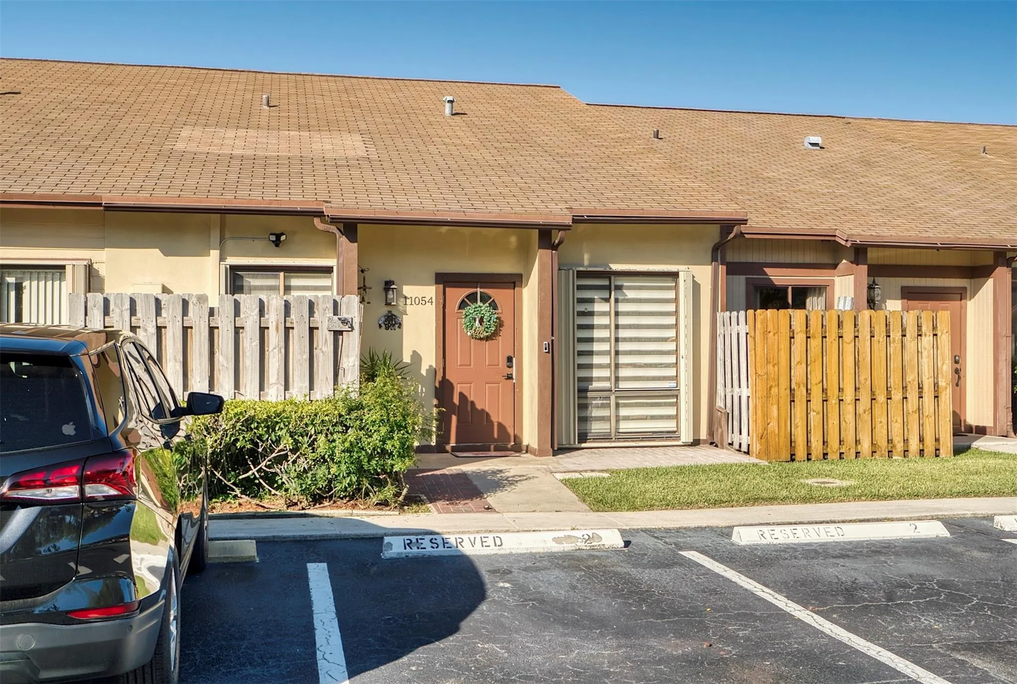 11054 NW 38th St