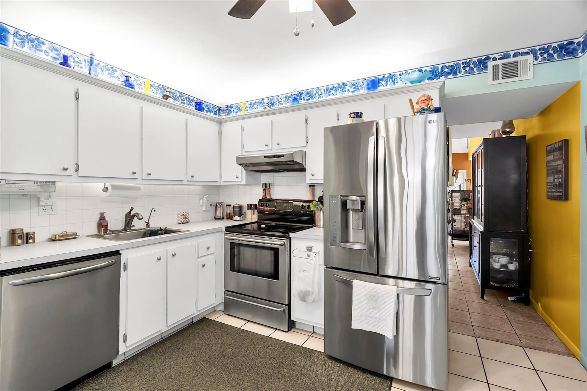 11054 NW 38th St