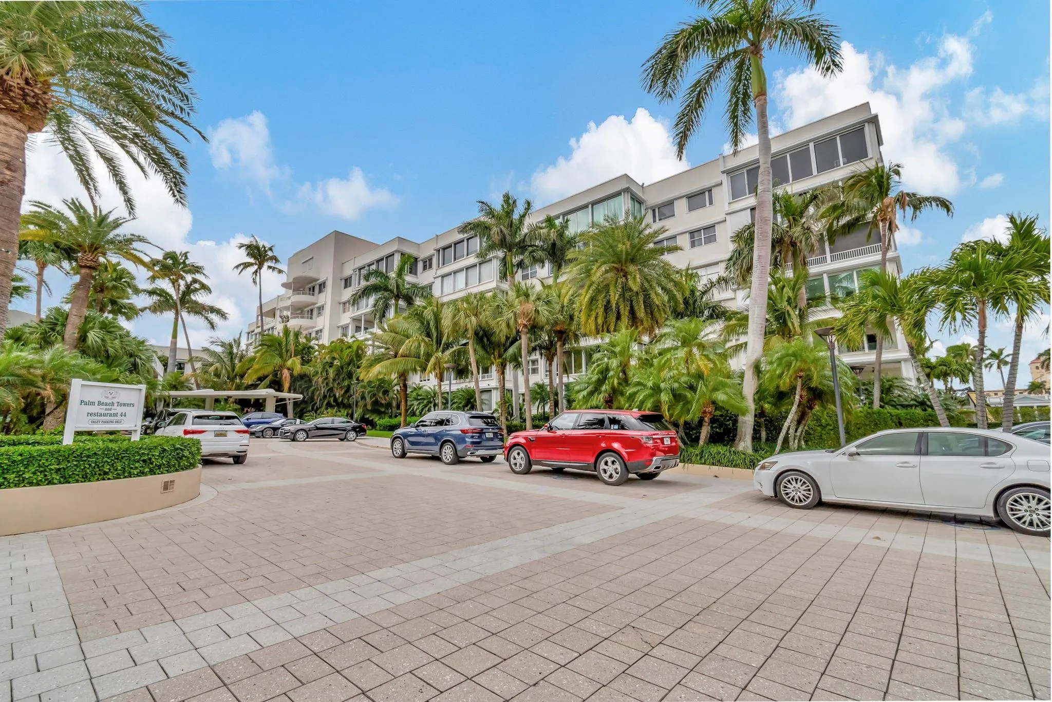 44 Cocoanut Row, #507A