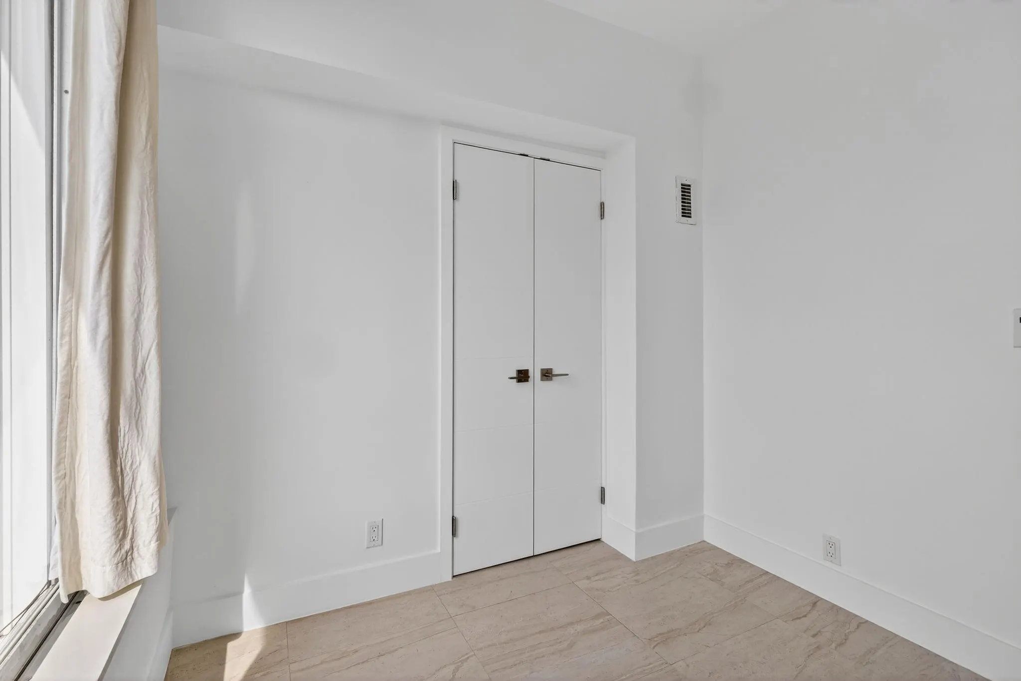 44 Cocoanut Row, #507A