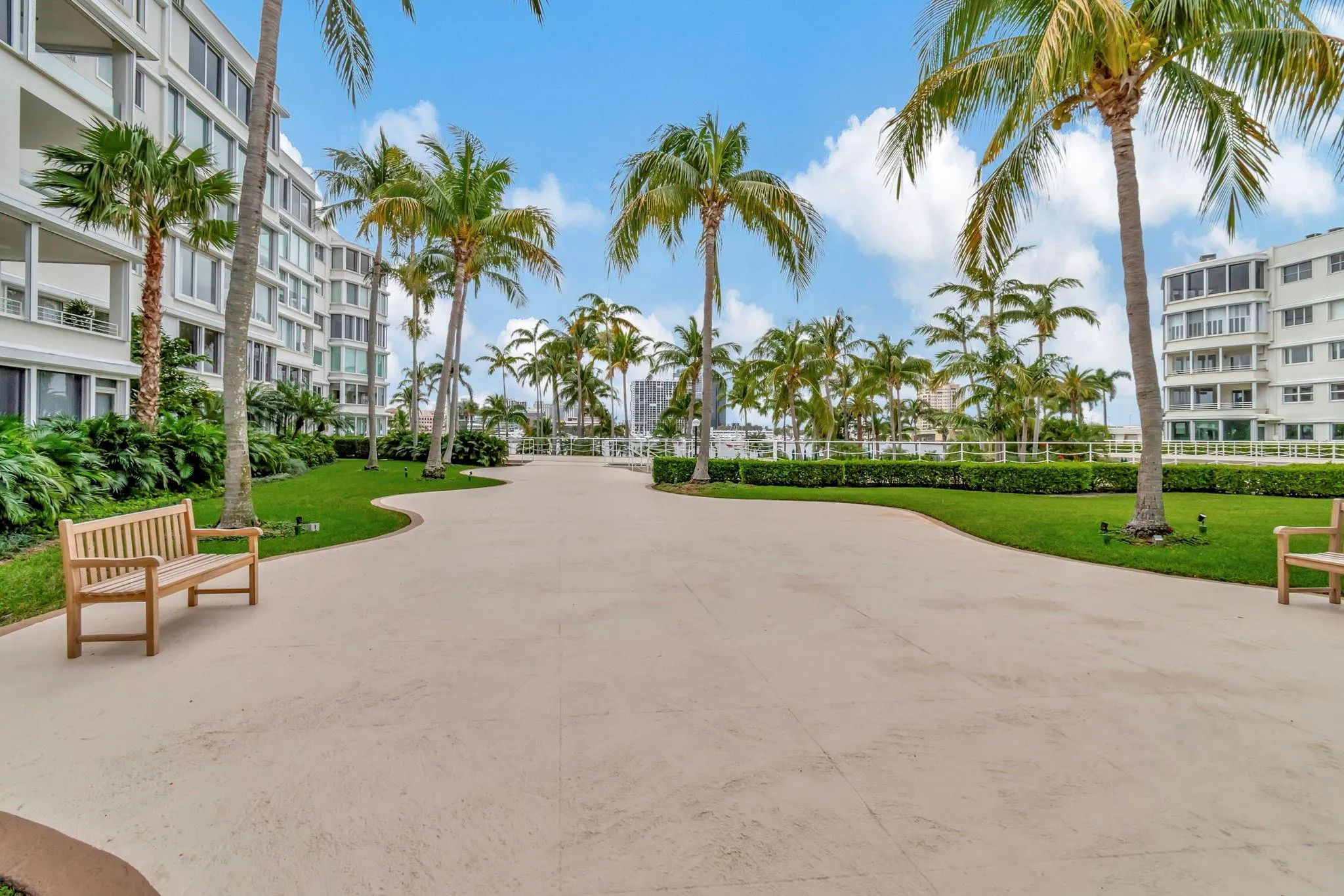 44 Cocoanut Row, #507A