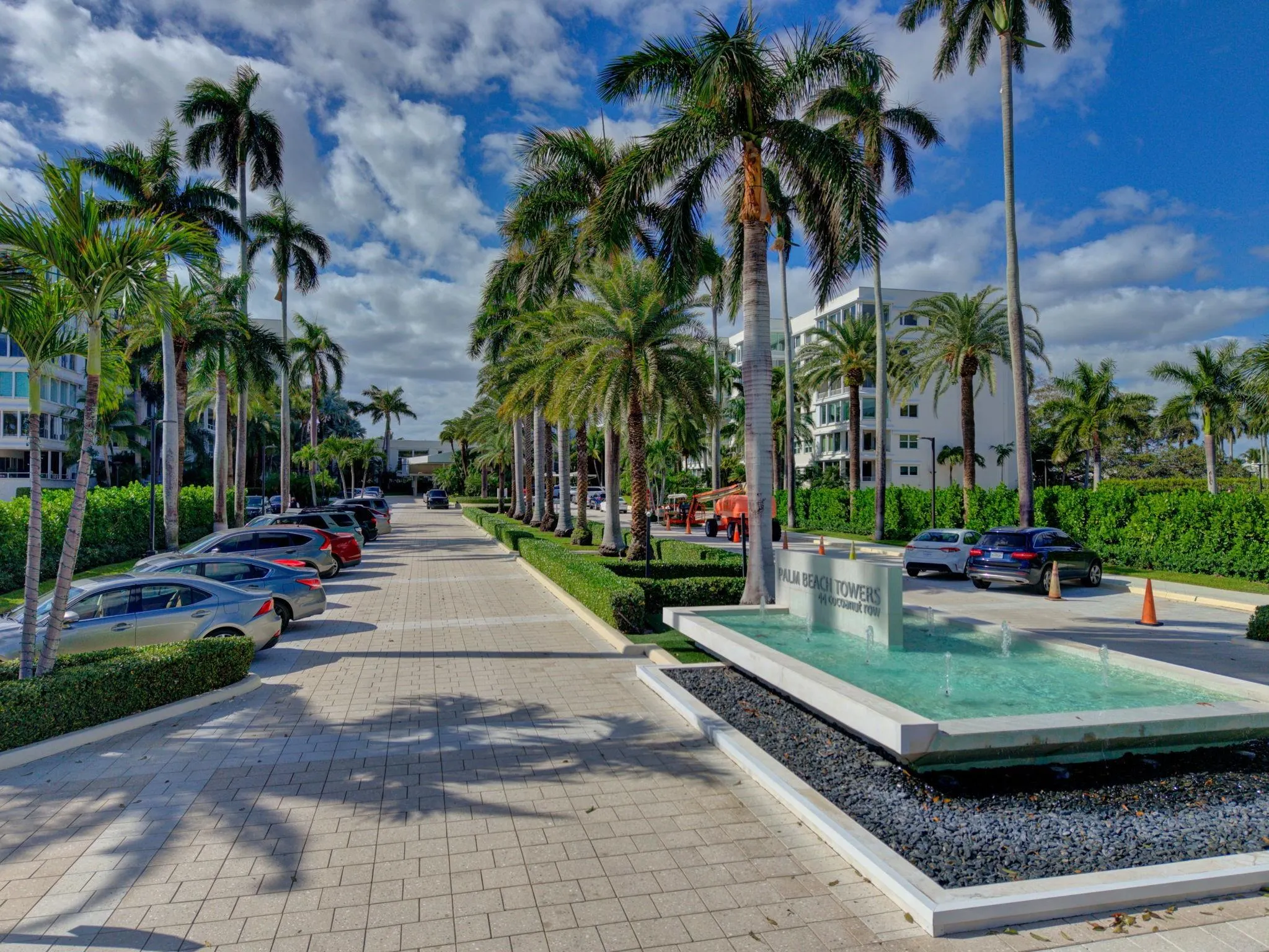 44 Cocoanut Row, #507A