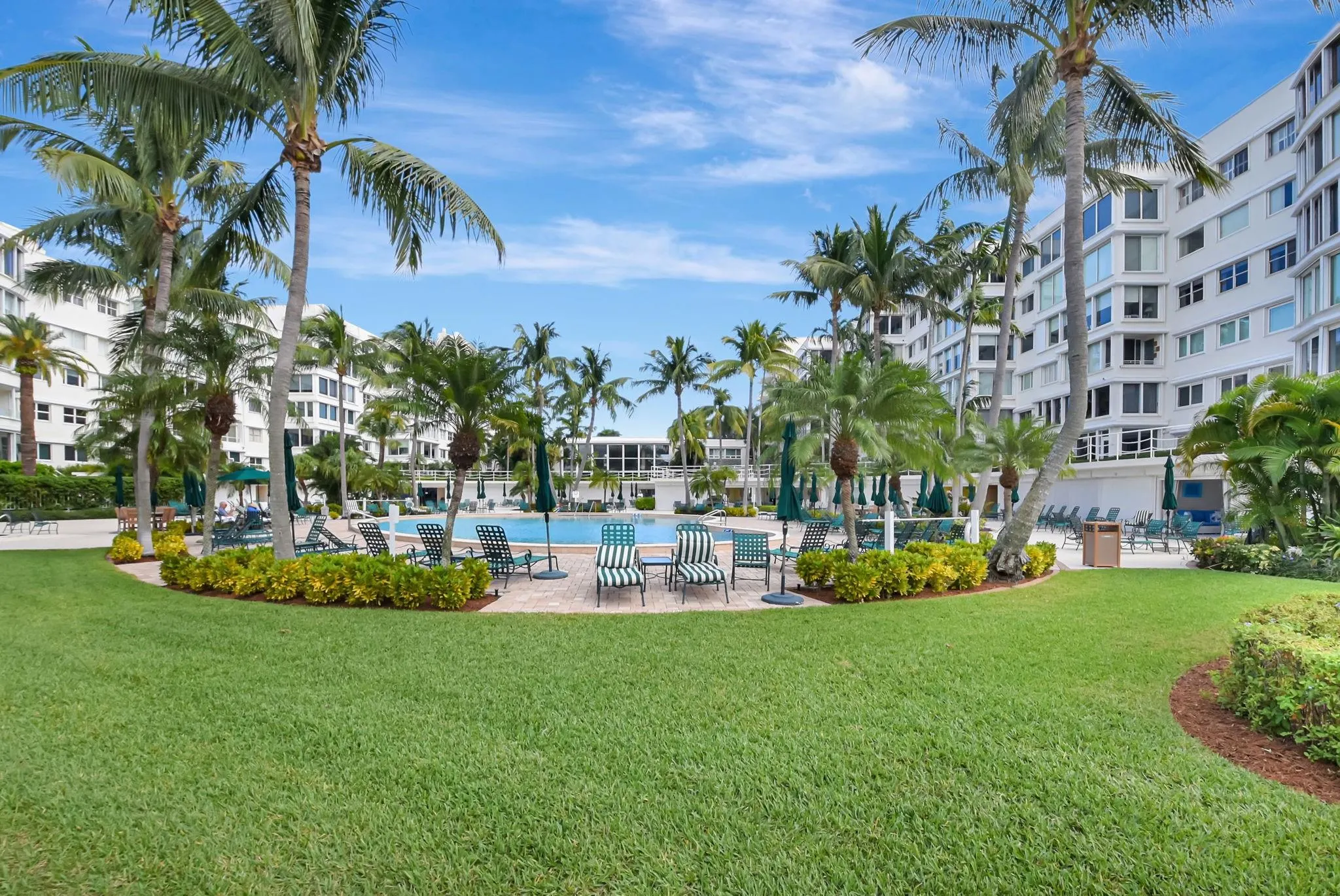 44 Cocoanut Row, #507A