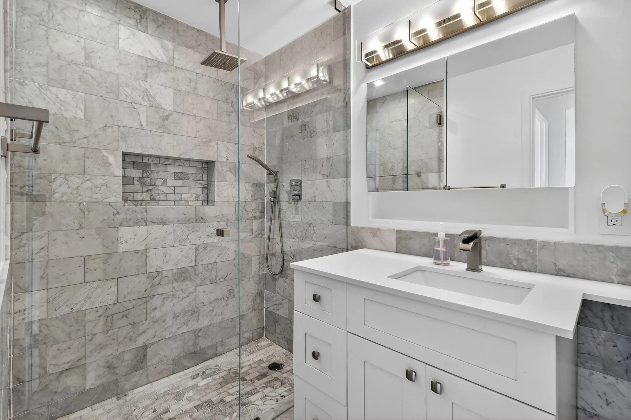 44 Cocoanut Row, #507A