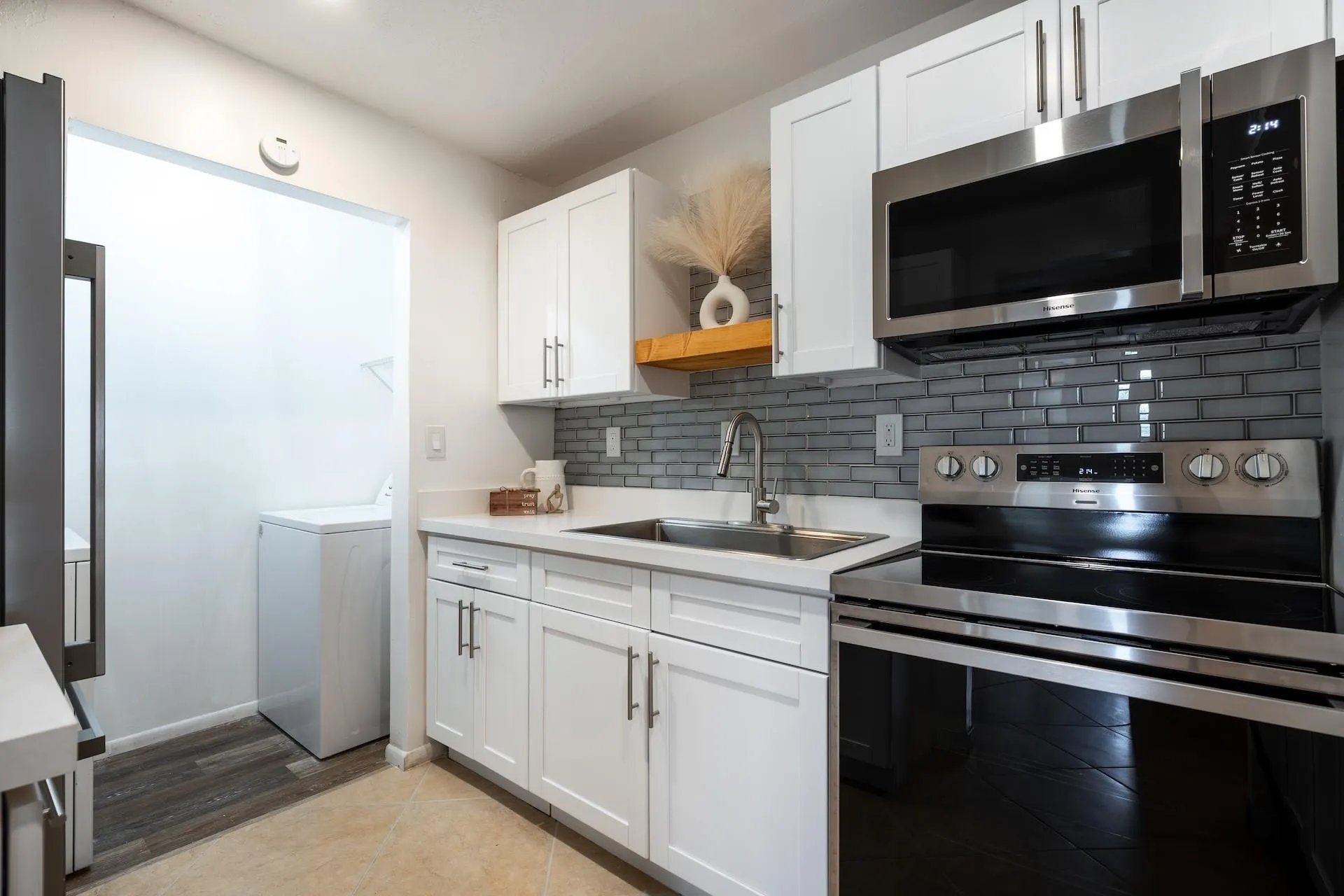 927 NE 199 Street, #202