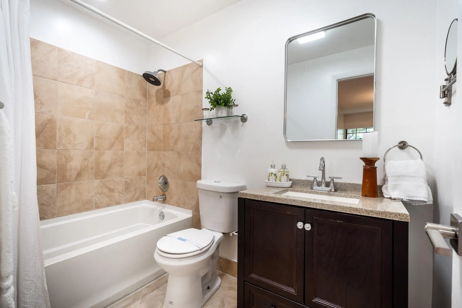 927 NE 199 Street, #202