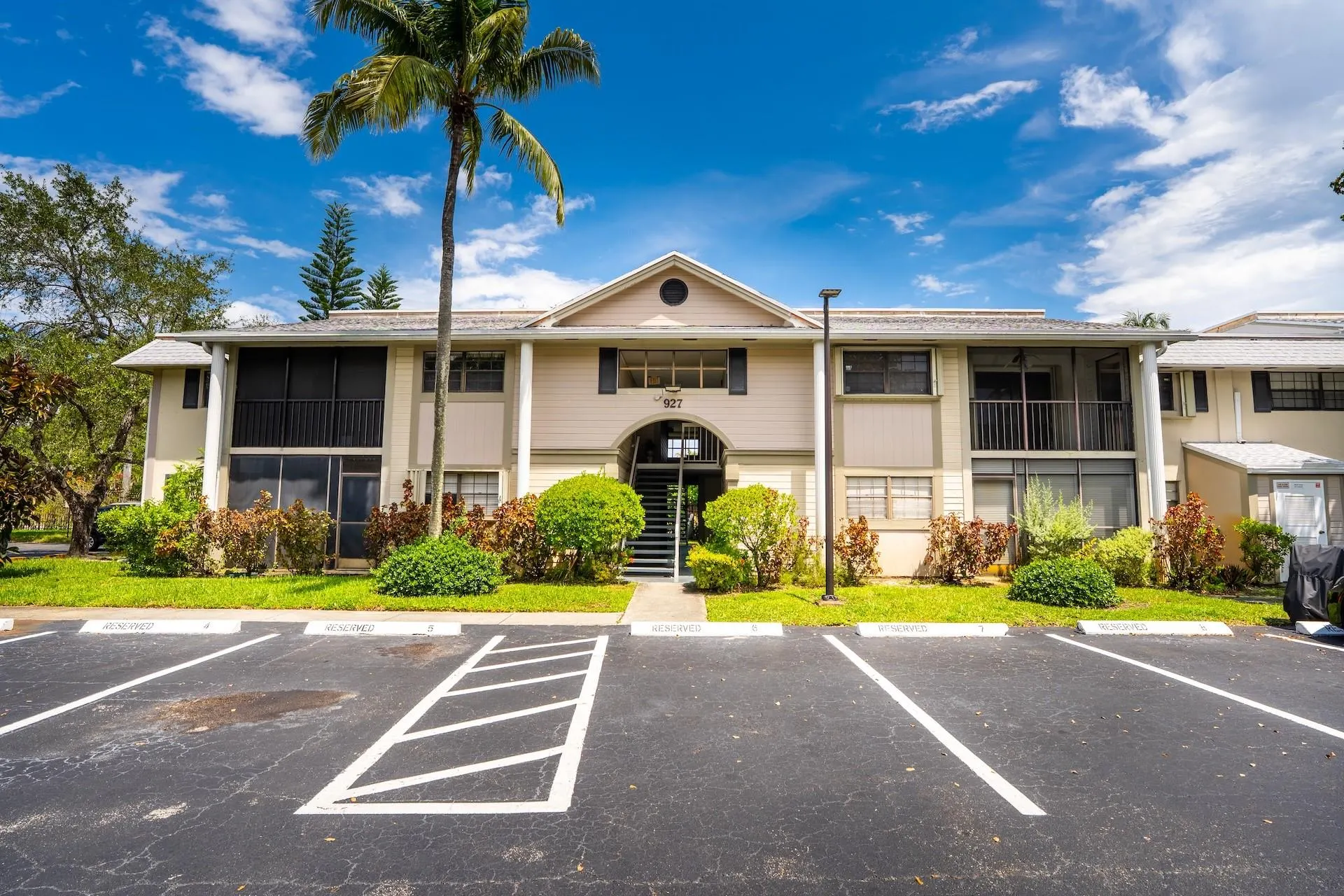 927 NE 199 Street, #202