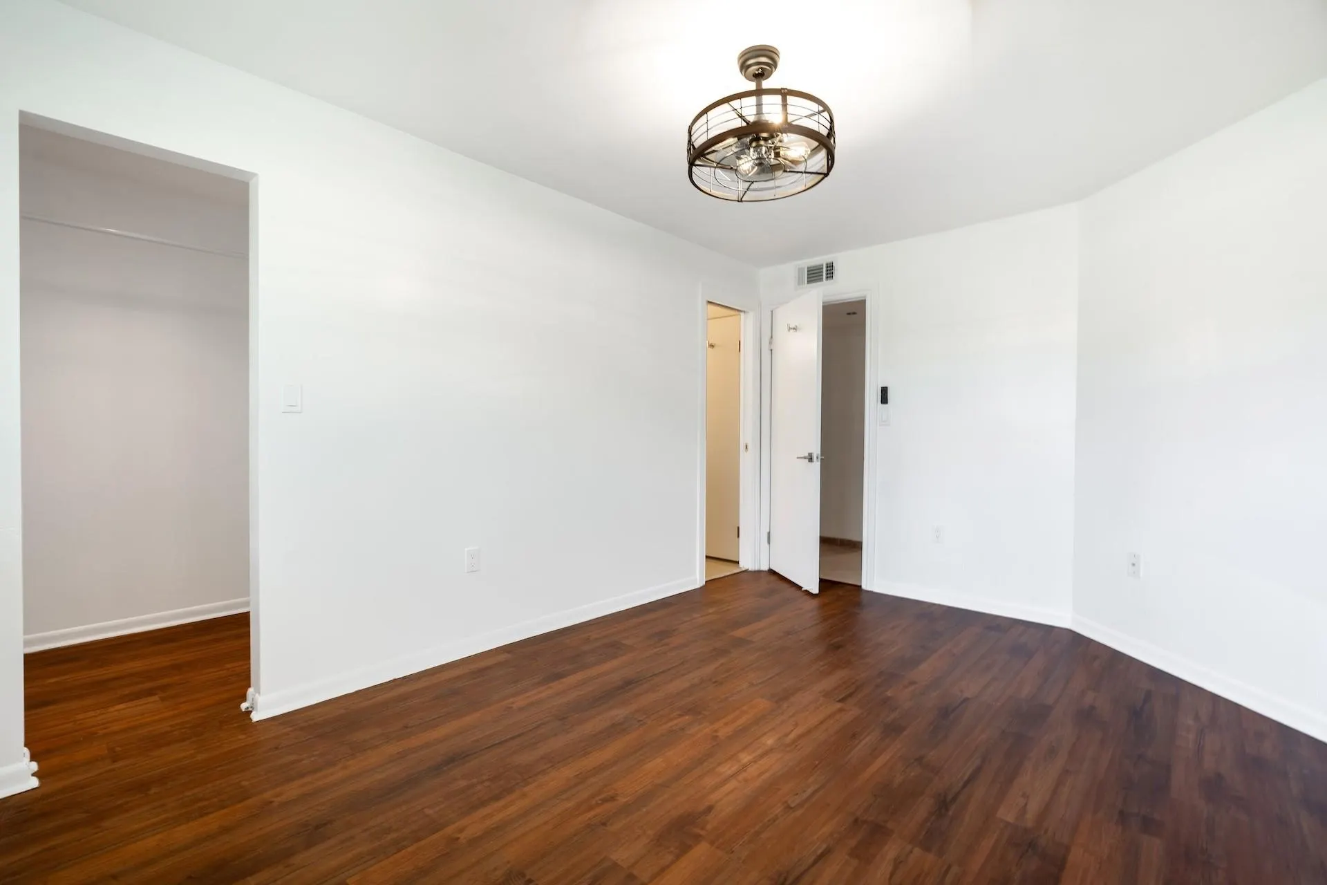 927 NE 199 Street, #202