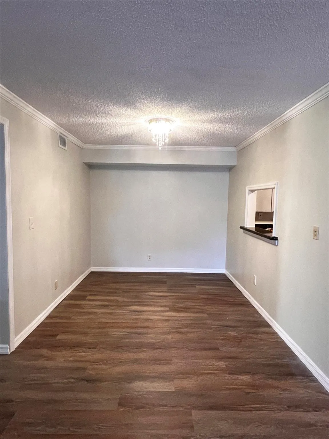 459 N Laurel Dr, #2002