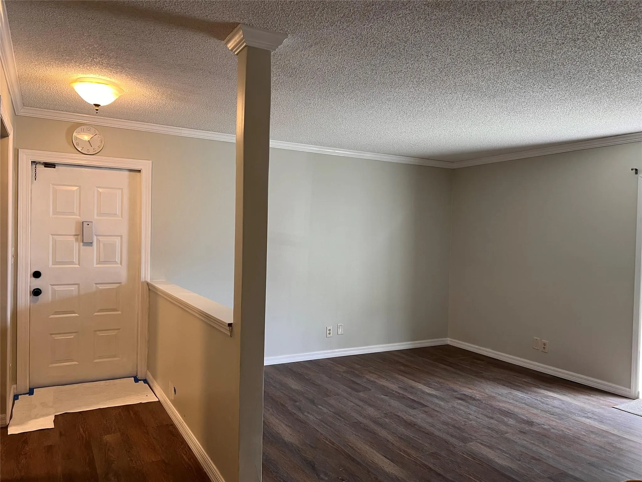 459 N Laurel Dr, #2002
