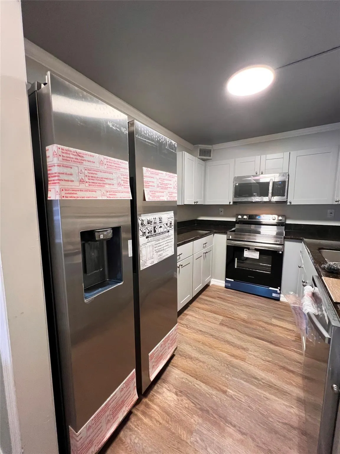 459 N Laurel Dr, #2002