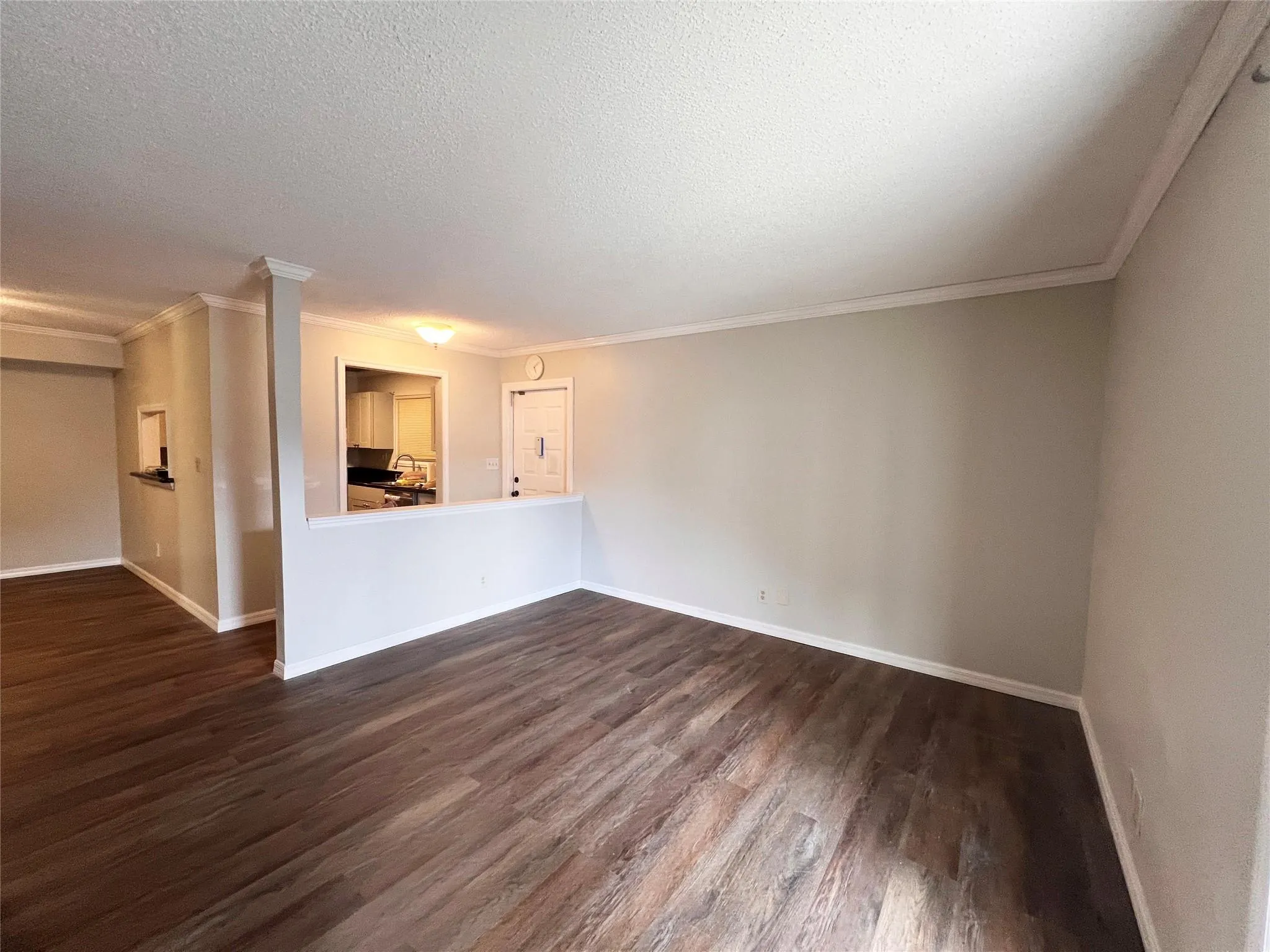 459 N Laurel Dr, #2002