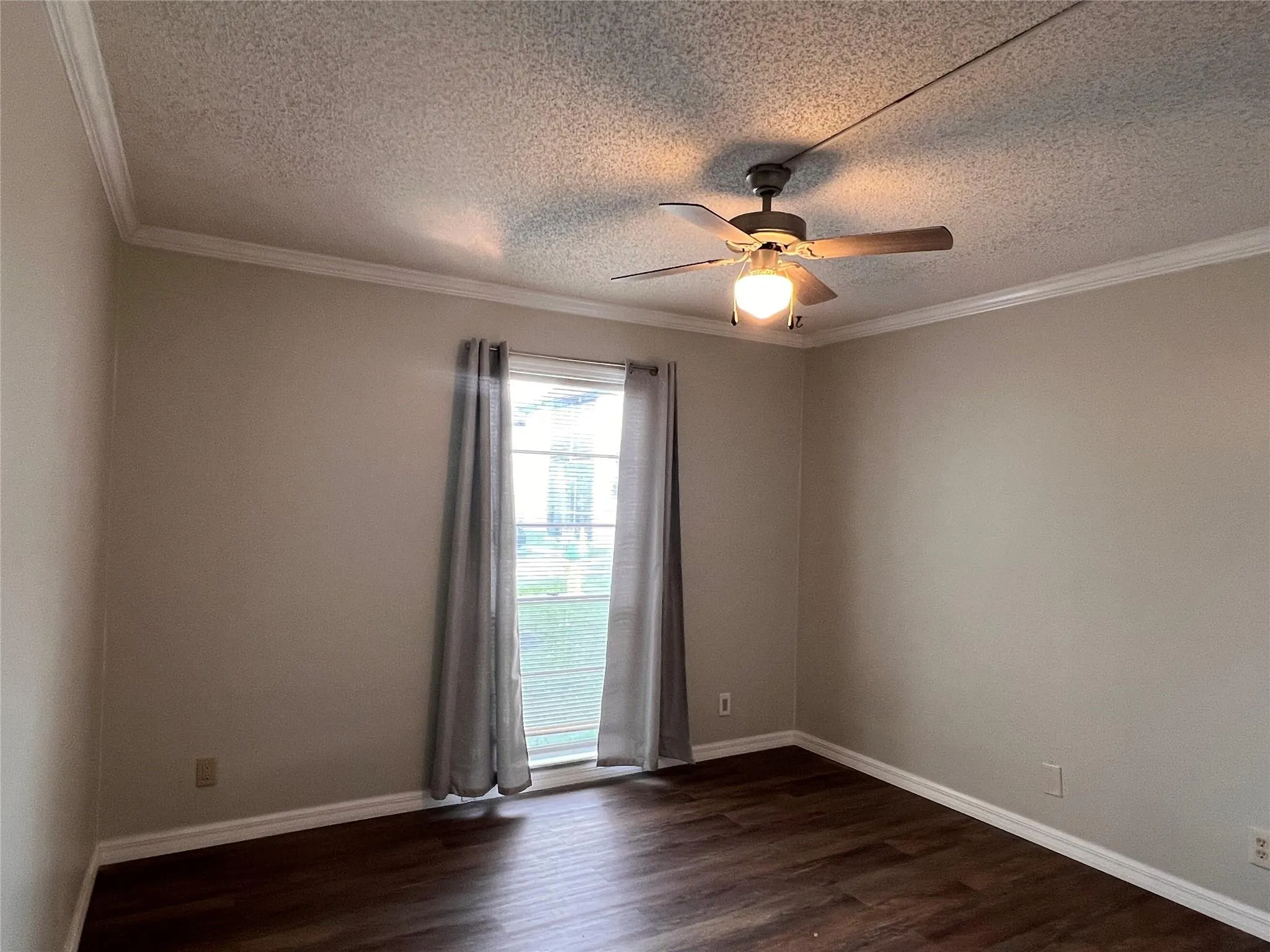 459 N Laurel Dr, #2002