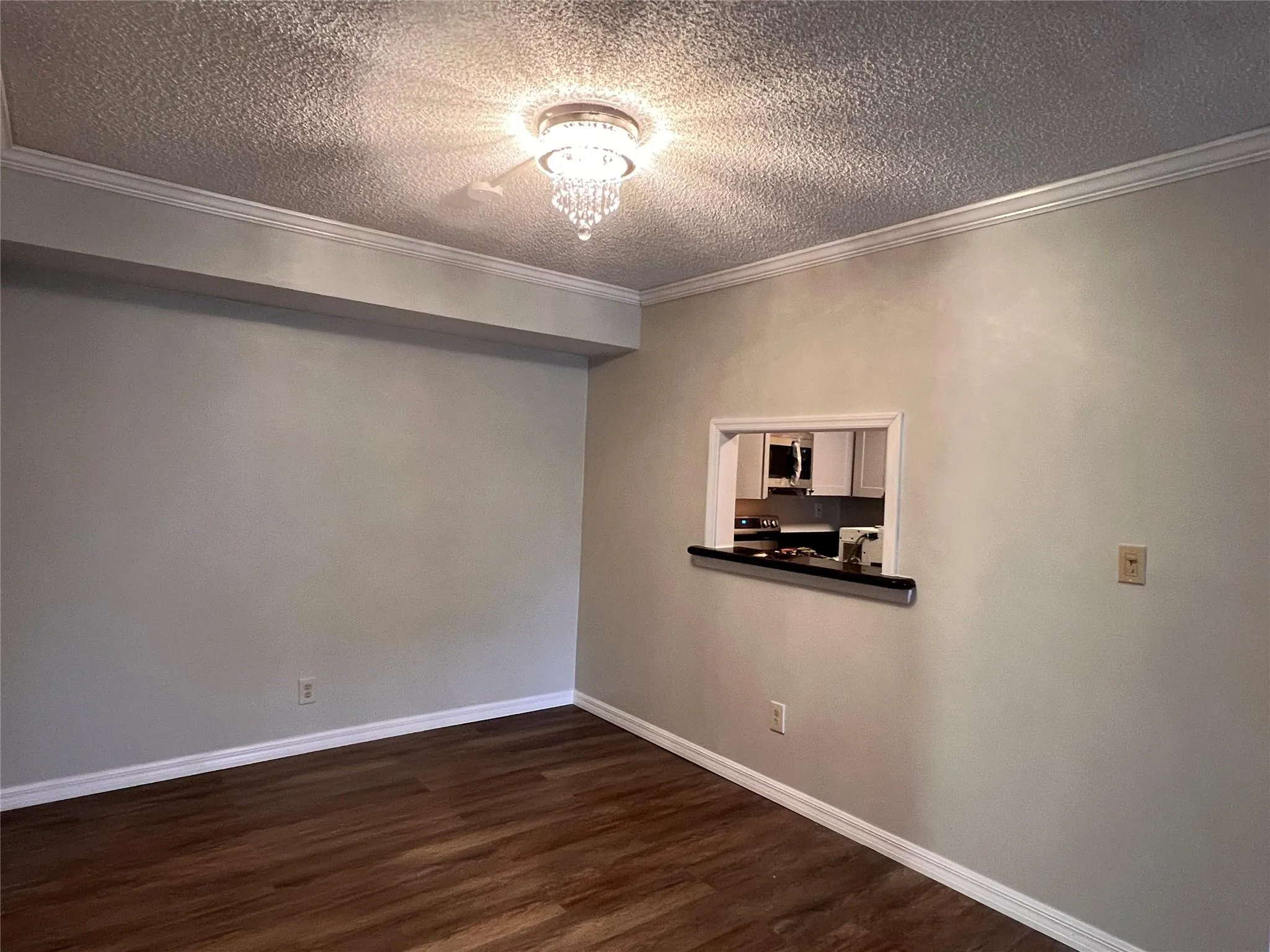 459 N Laurel Dr, #2002