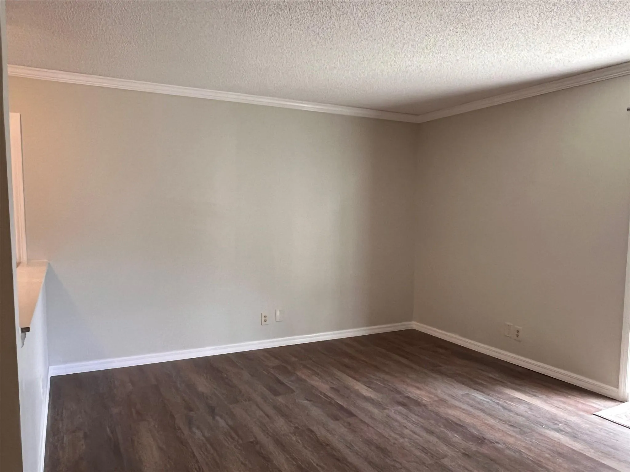 459 N Laurel Dr, #2002