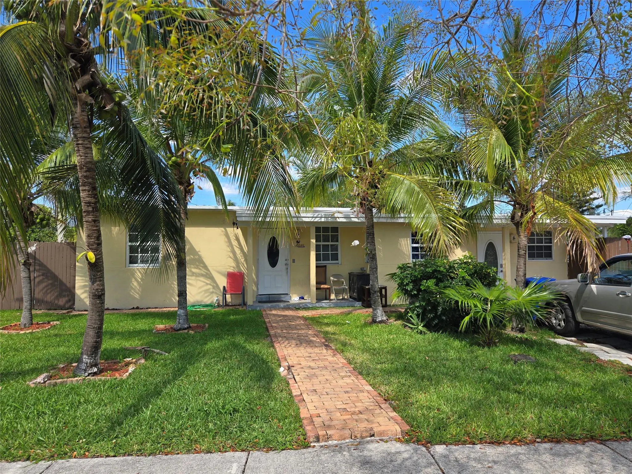 5241 NE 15th Ter