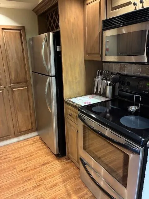 111 Briny Ave, #1007