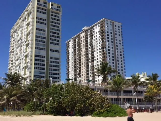 111 Briny Ave, #1007