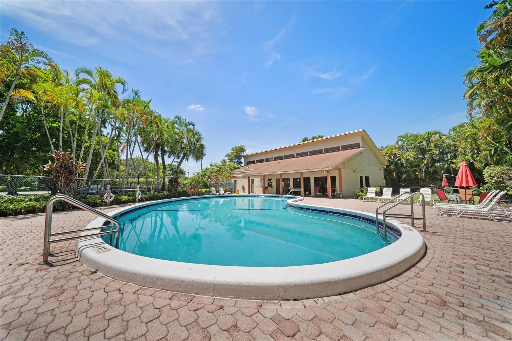 1784 Hammock Blvd