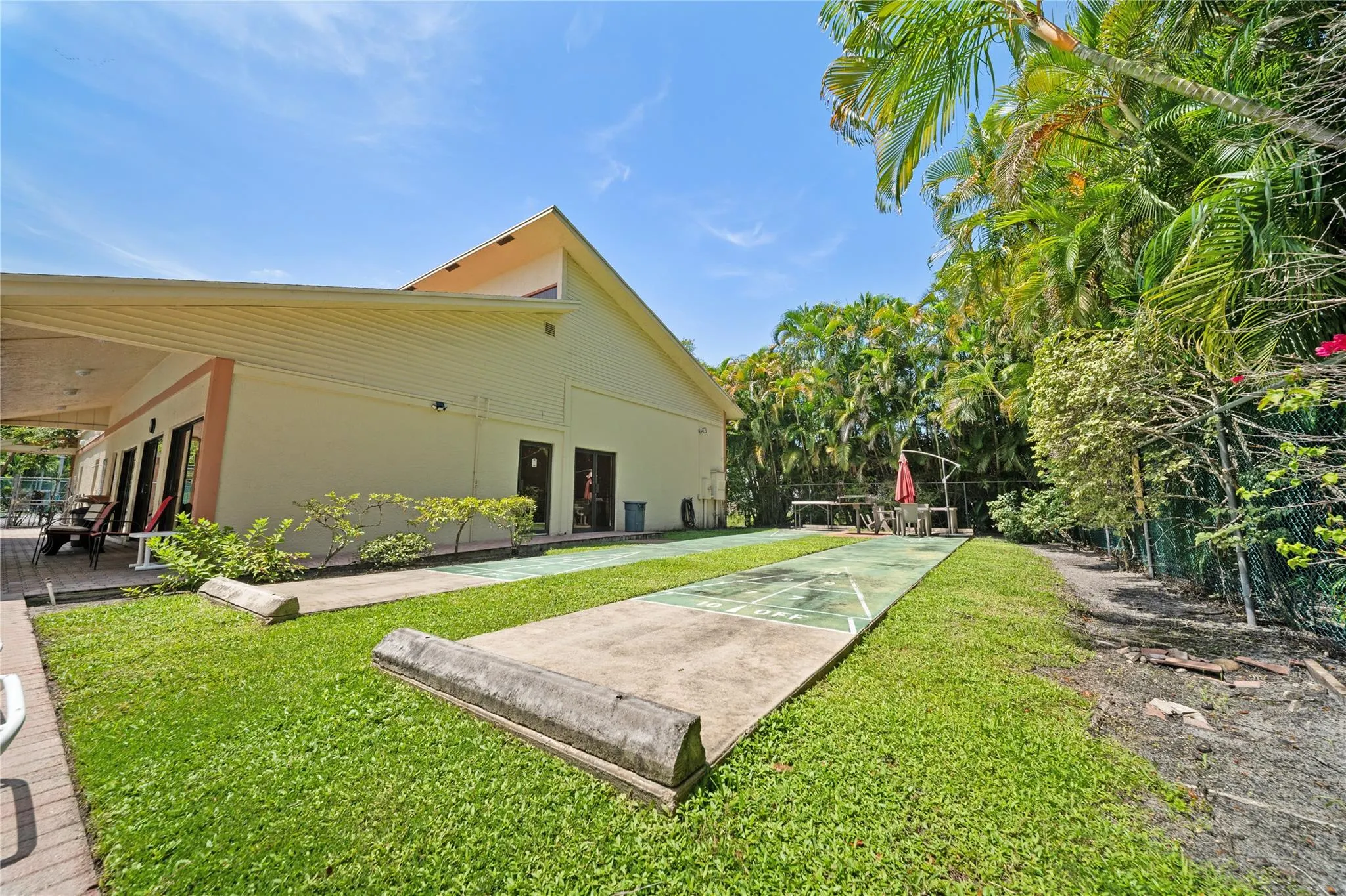 1784 Hammock Blvd