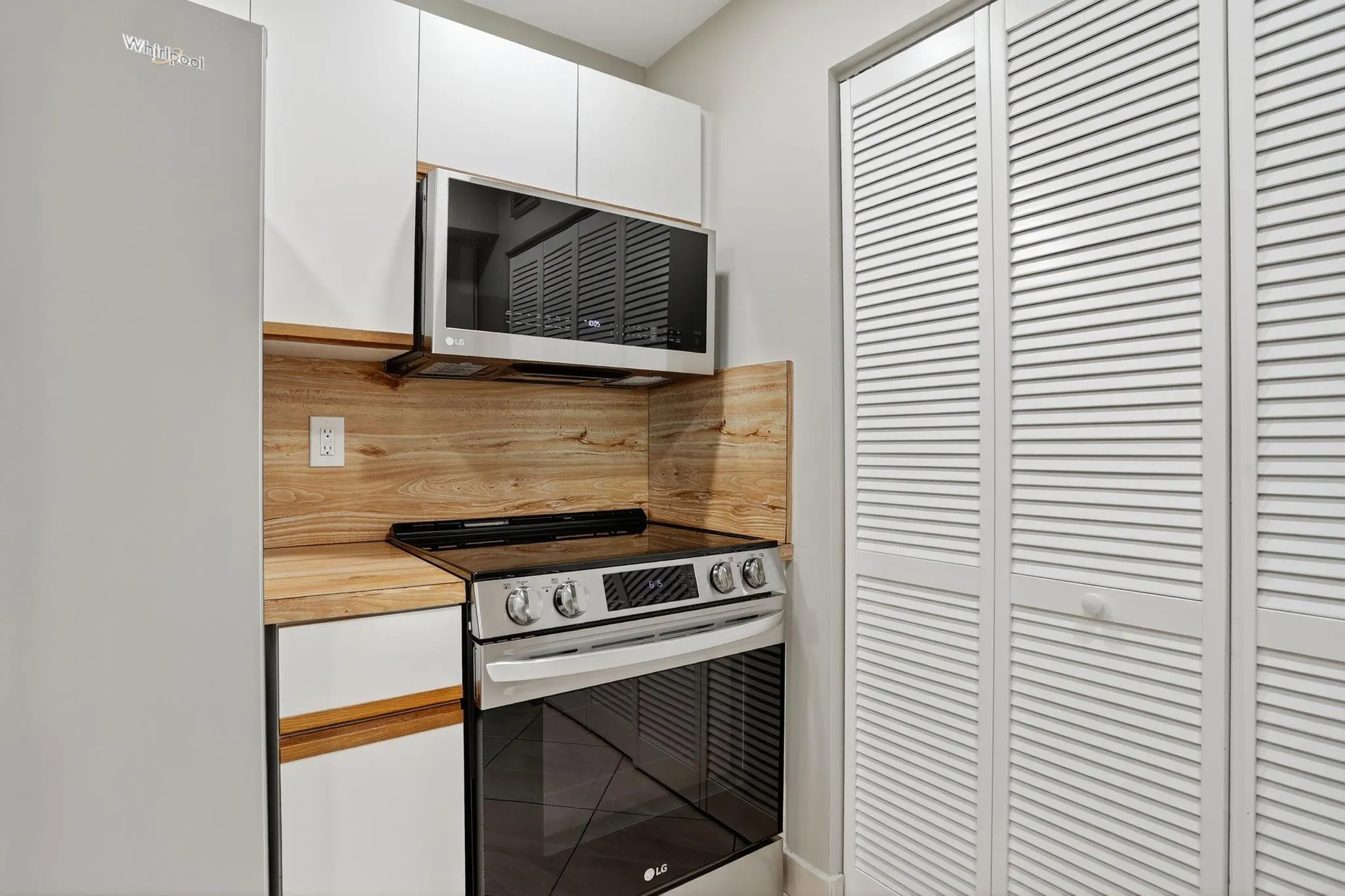 330 SE 20 Ave, #421