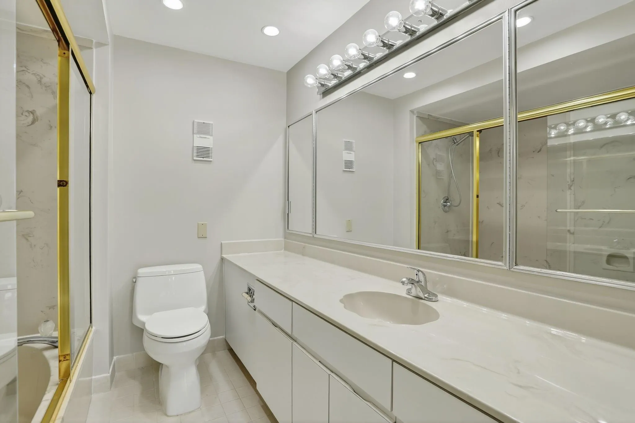 330 SE 20 Ave, #421