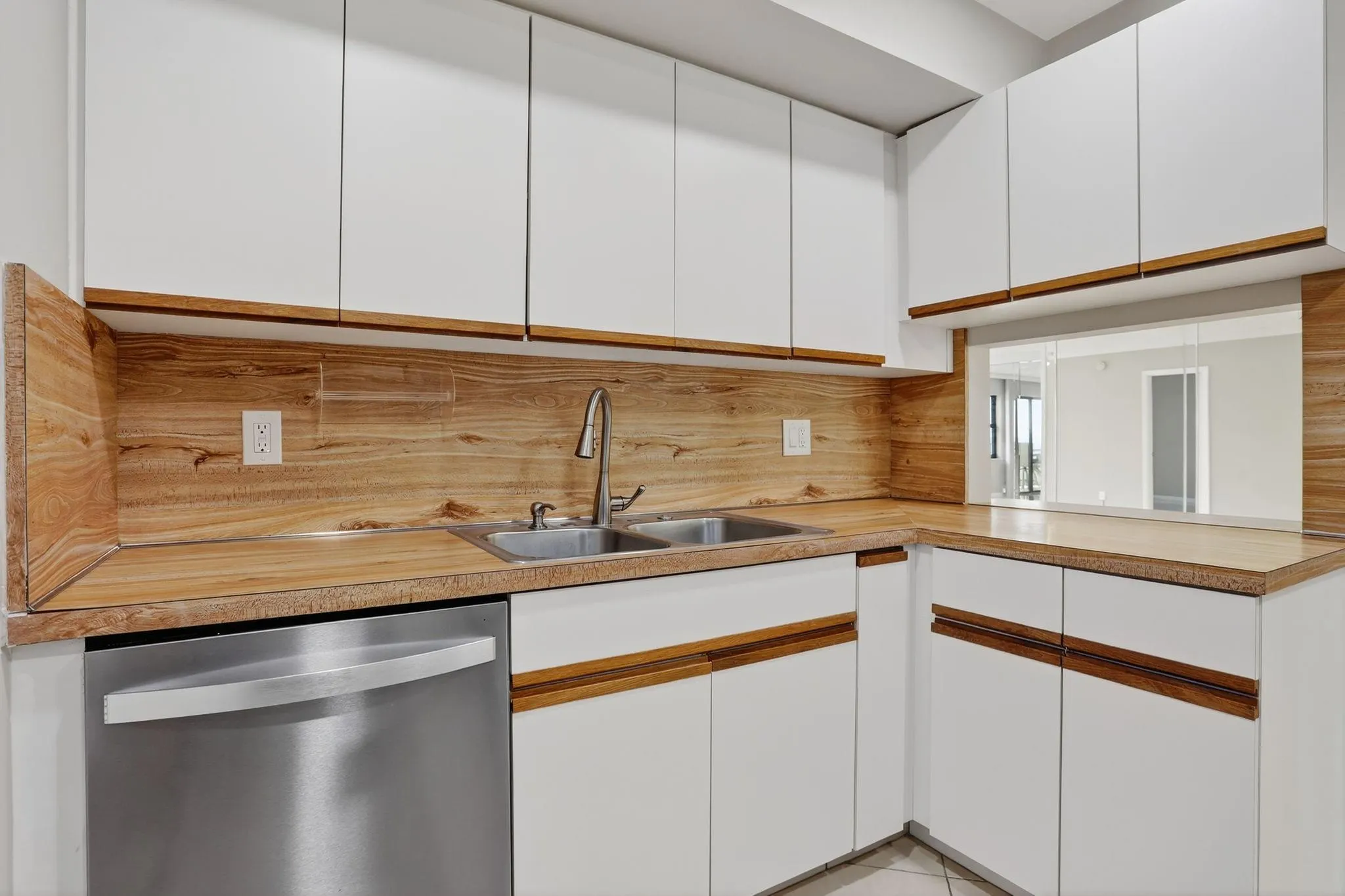 330 SE 20 Ave, #421