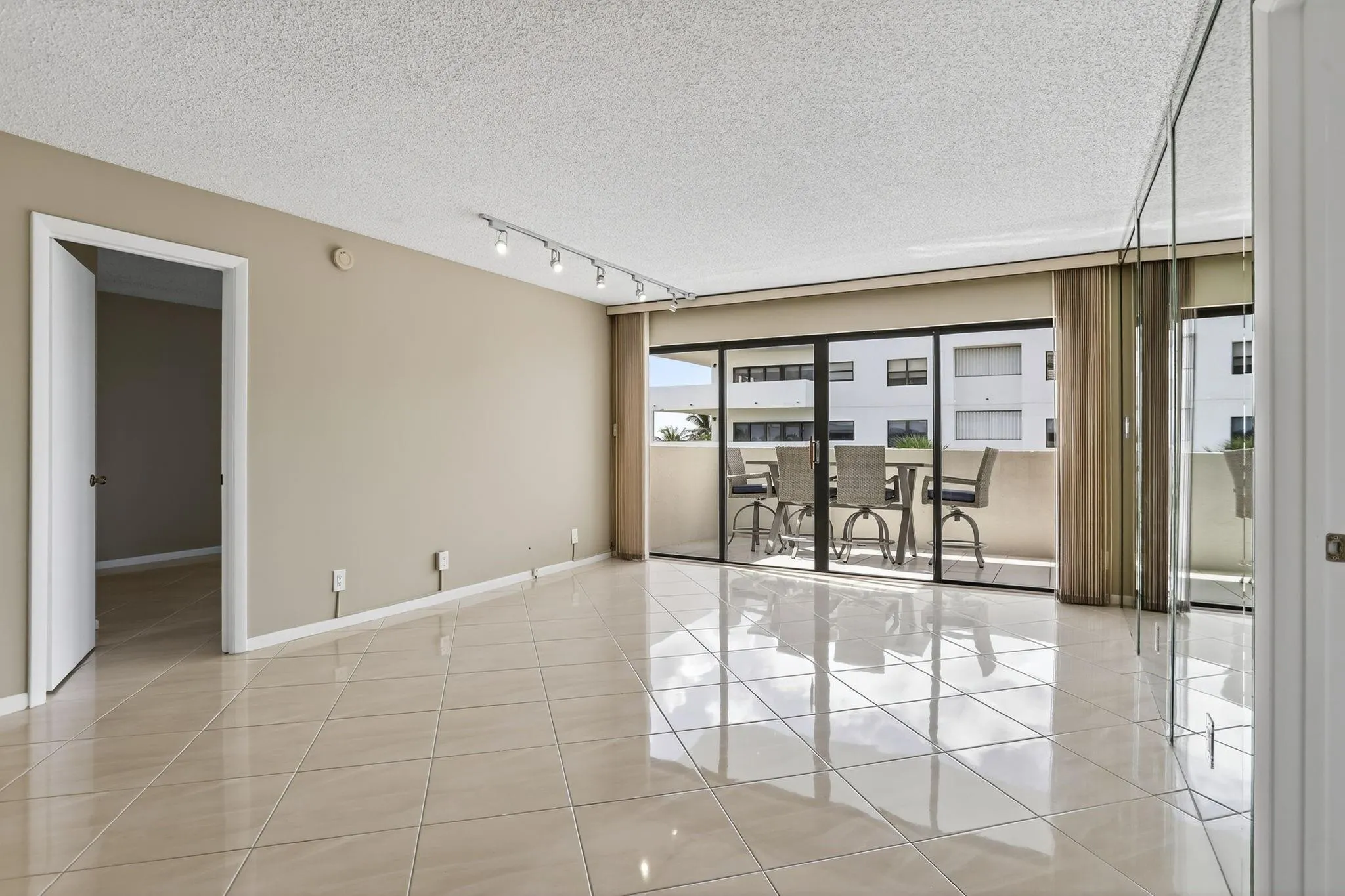 330 SE 20 Ave, #421