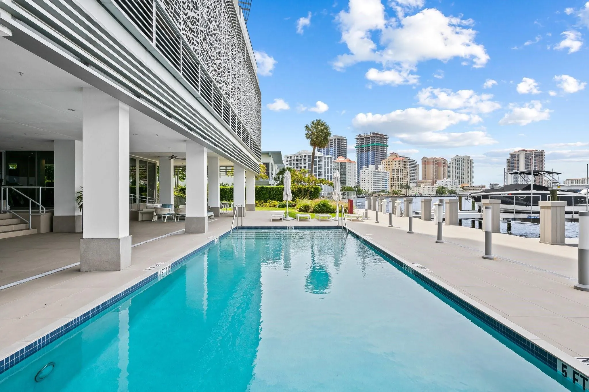 435 Bayshore Dr, #PH3