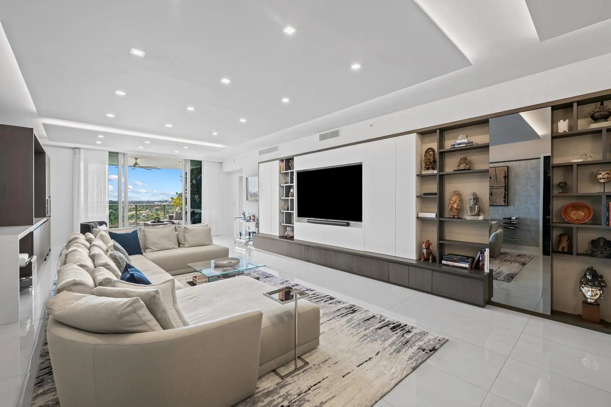 435 Bayshore Dr, #PH3