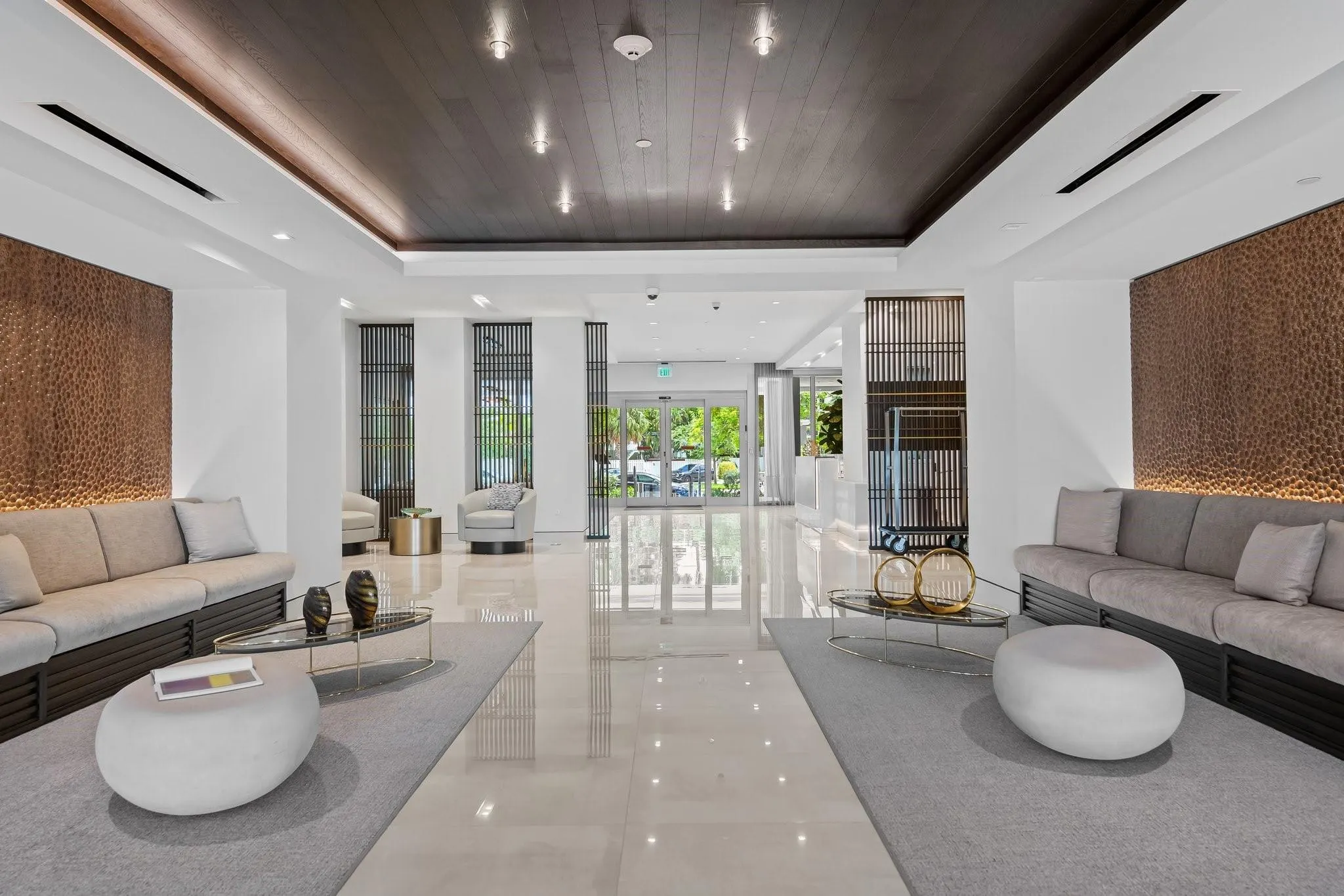 435 Bayshore Dr, #PH3