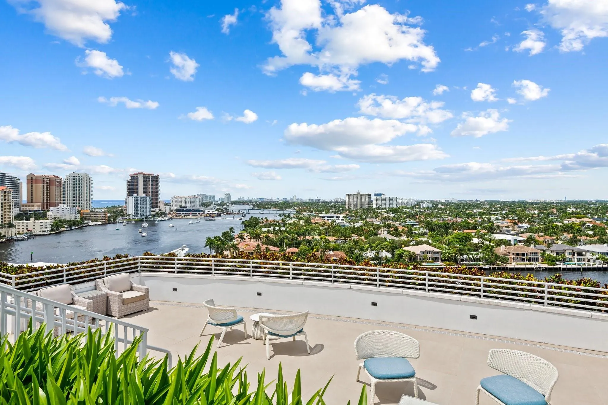 435 Bayshore Dr, #PH3