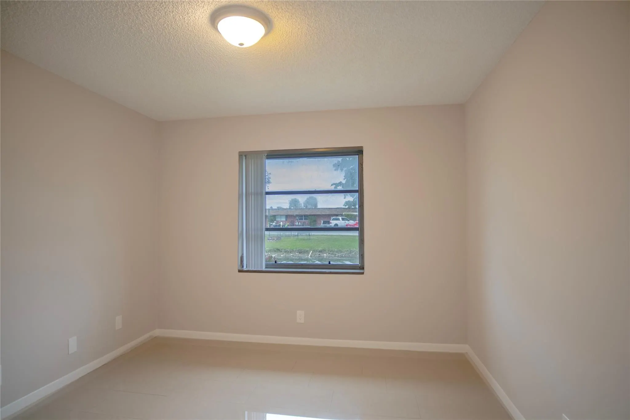416 Lakeside Dr, #129