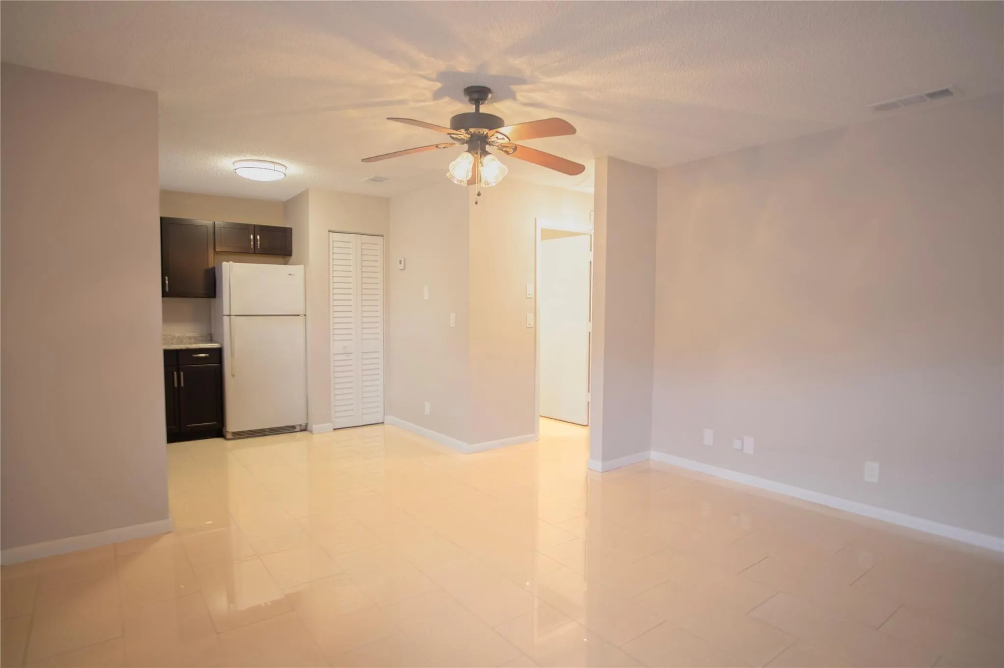 416 Lakeside Dr, #129