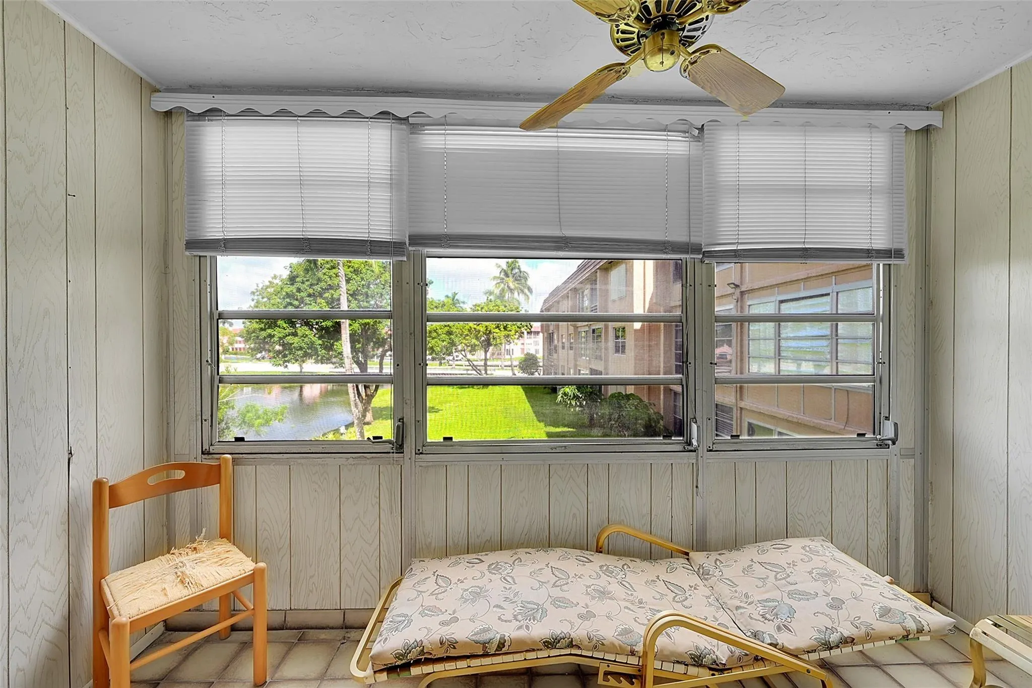 9380 Sunrise Lakes Blvd, #206