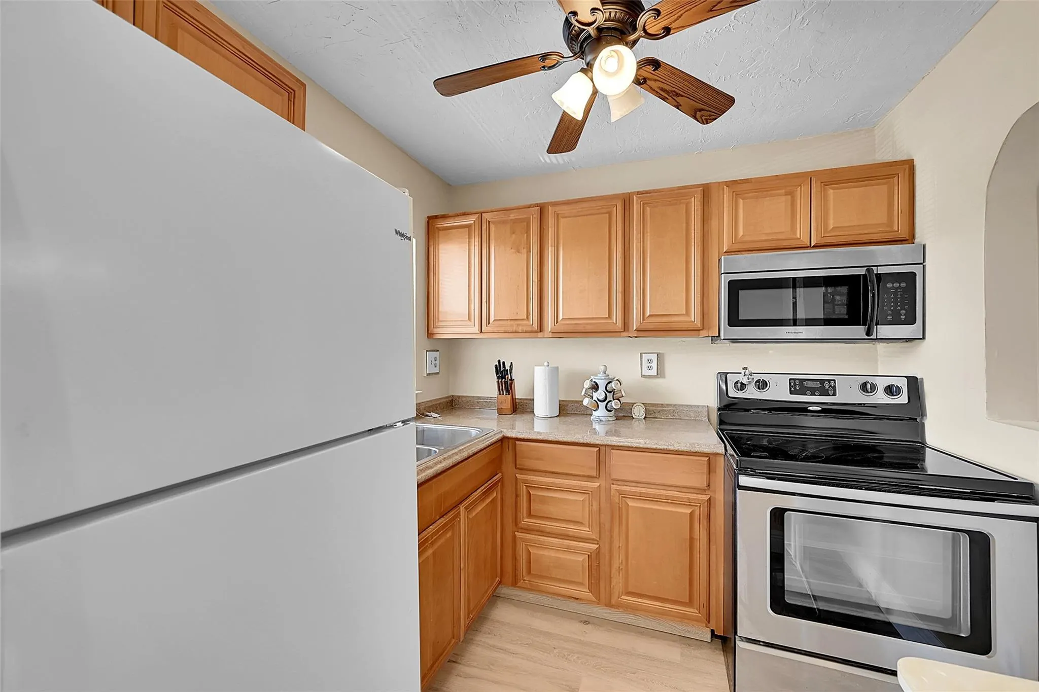9380 Sunrise Lakes Blvd, #206