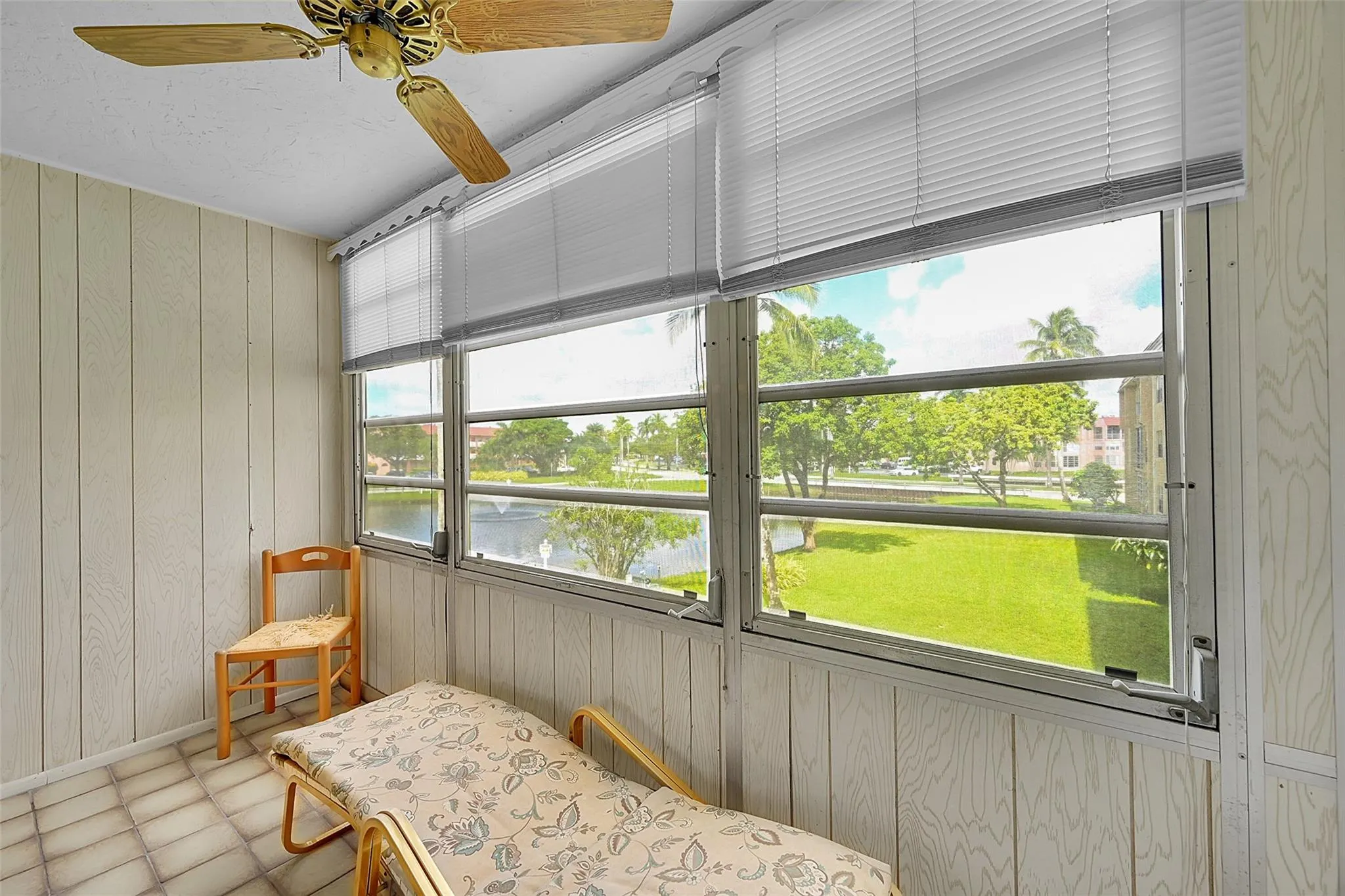 9380 Sunrise Lakes Blvd, #206