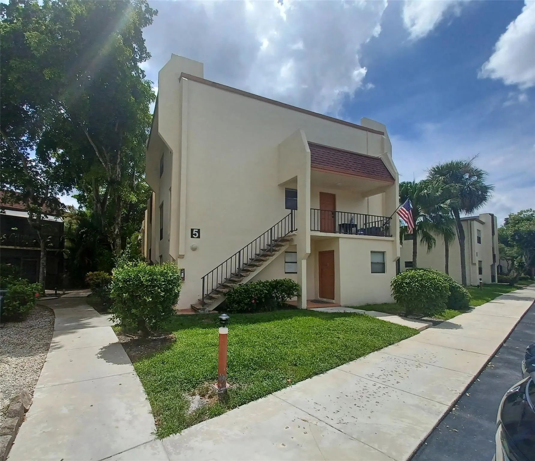 301 N Pine Island Rd, #216