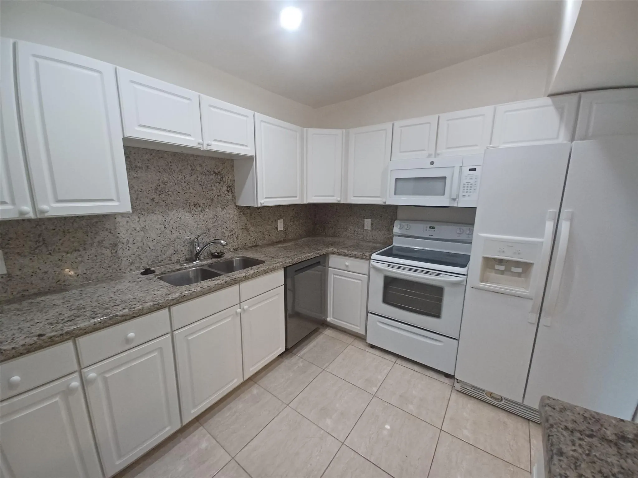 301 N Pine Island Rd, #216