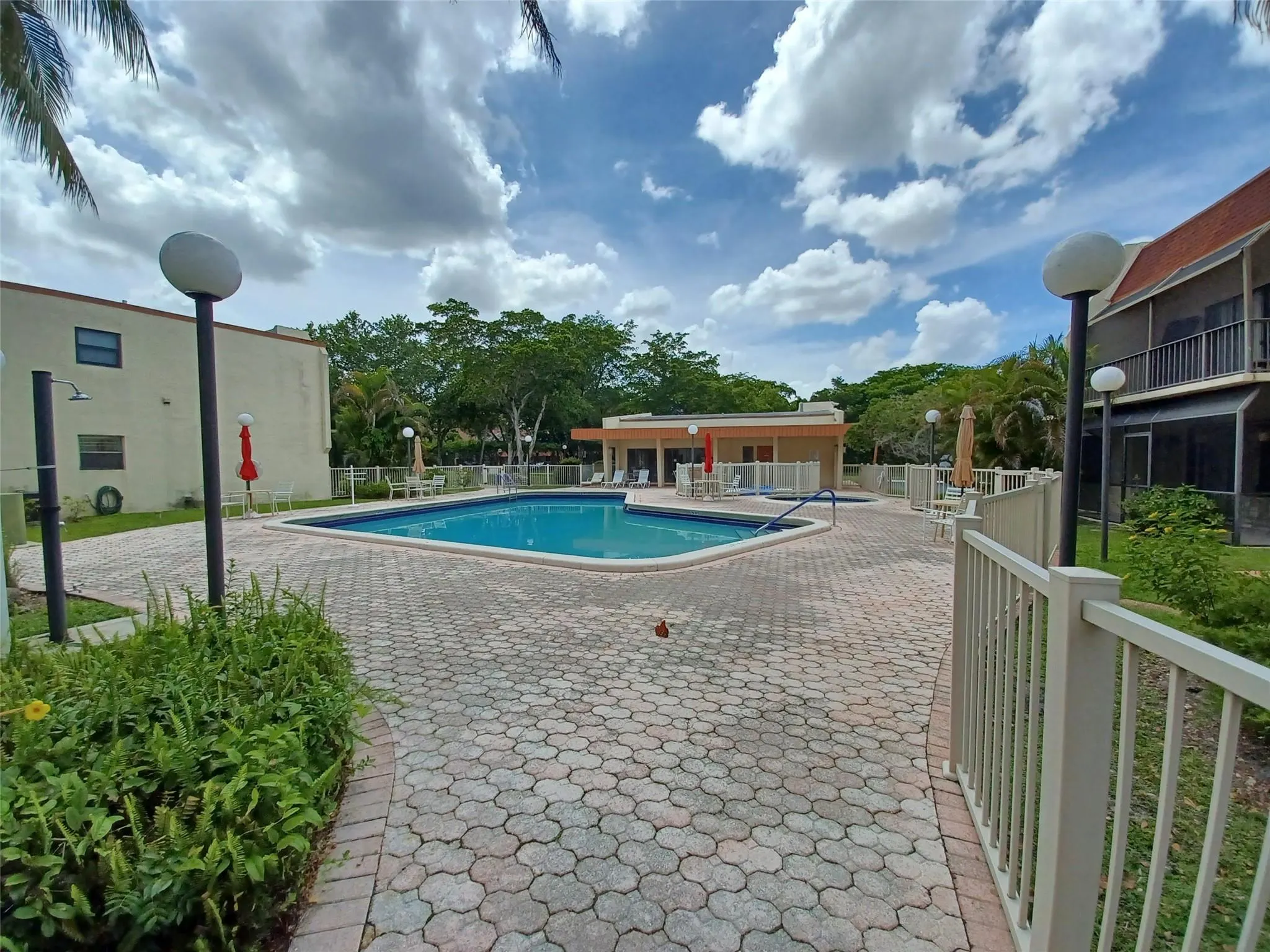 301 N Pine Island Rd, #216