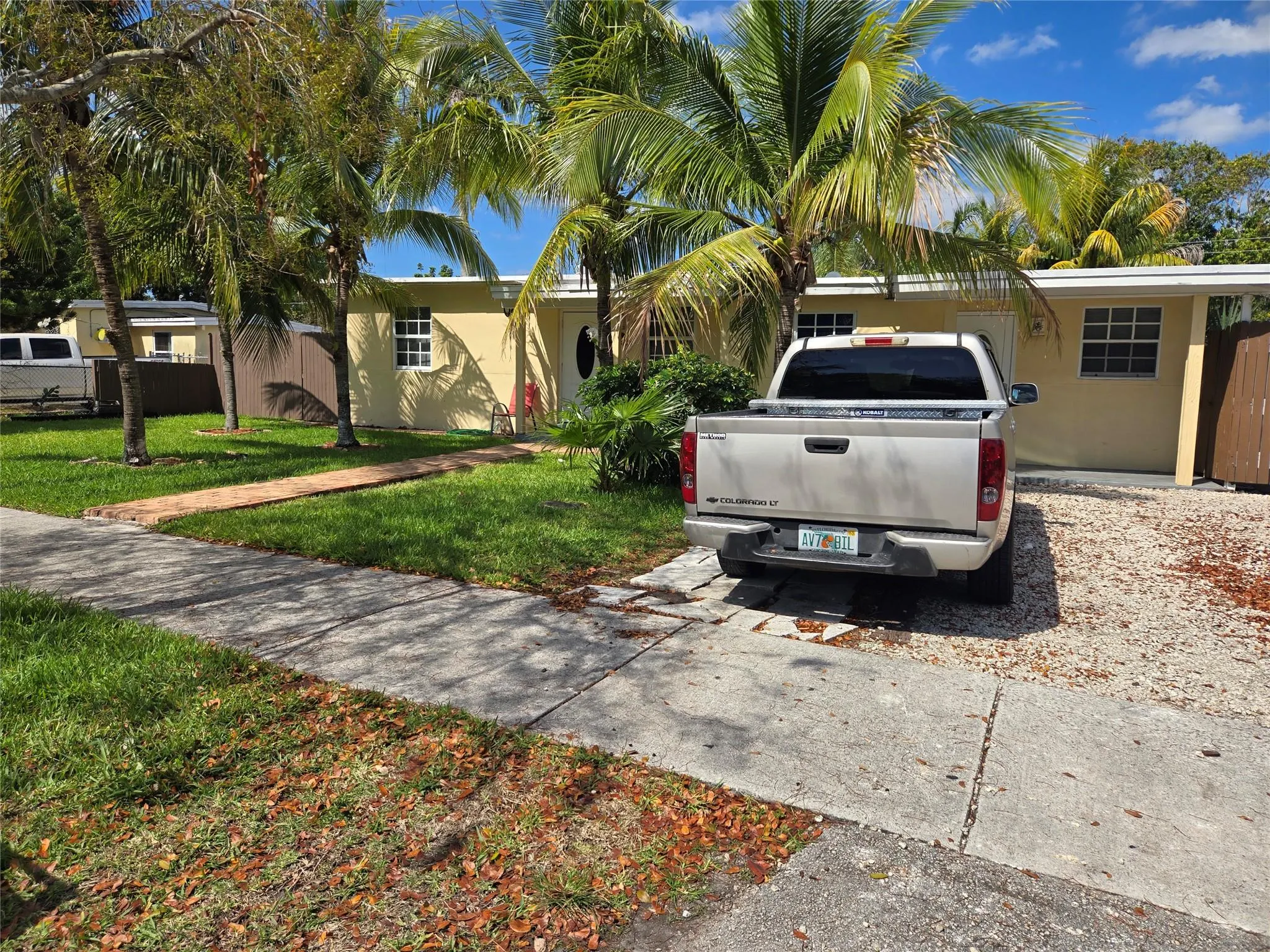 5241 NE 15th Ter
