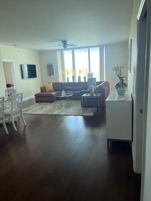 14951 Royal Oaks Ln, #808