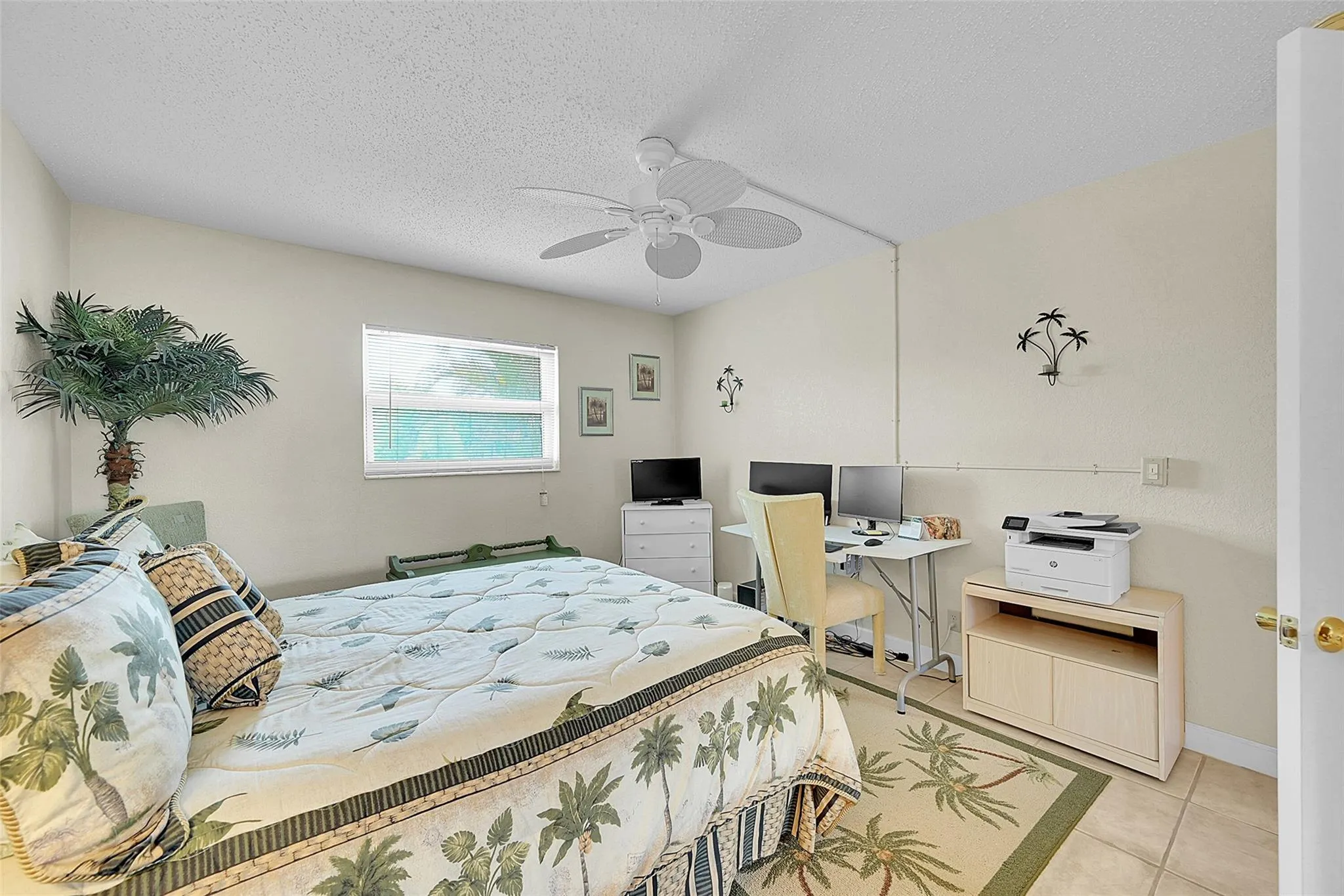2607 NE 8th Ave, #28