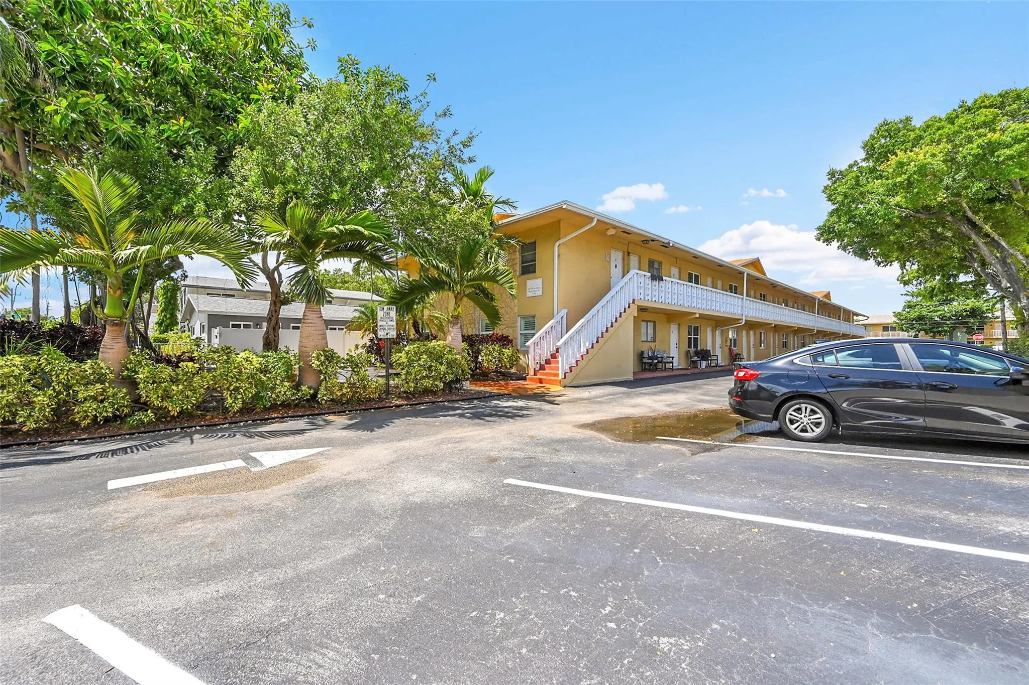 2607 NE 8th Ave, #28