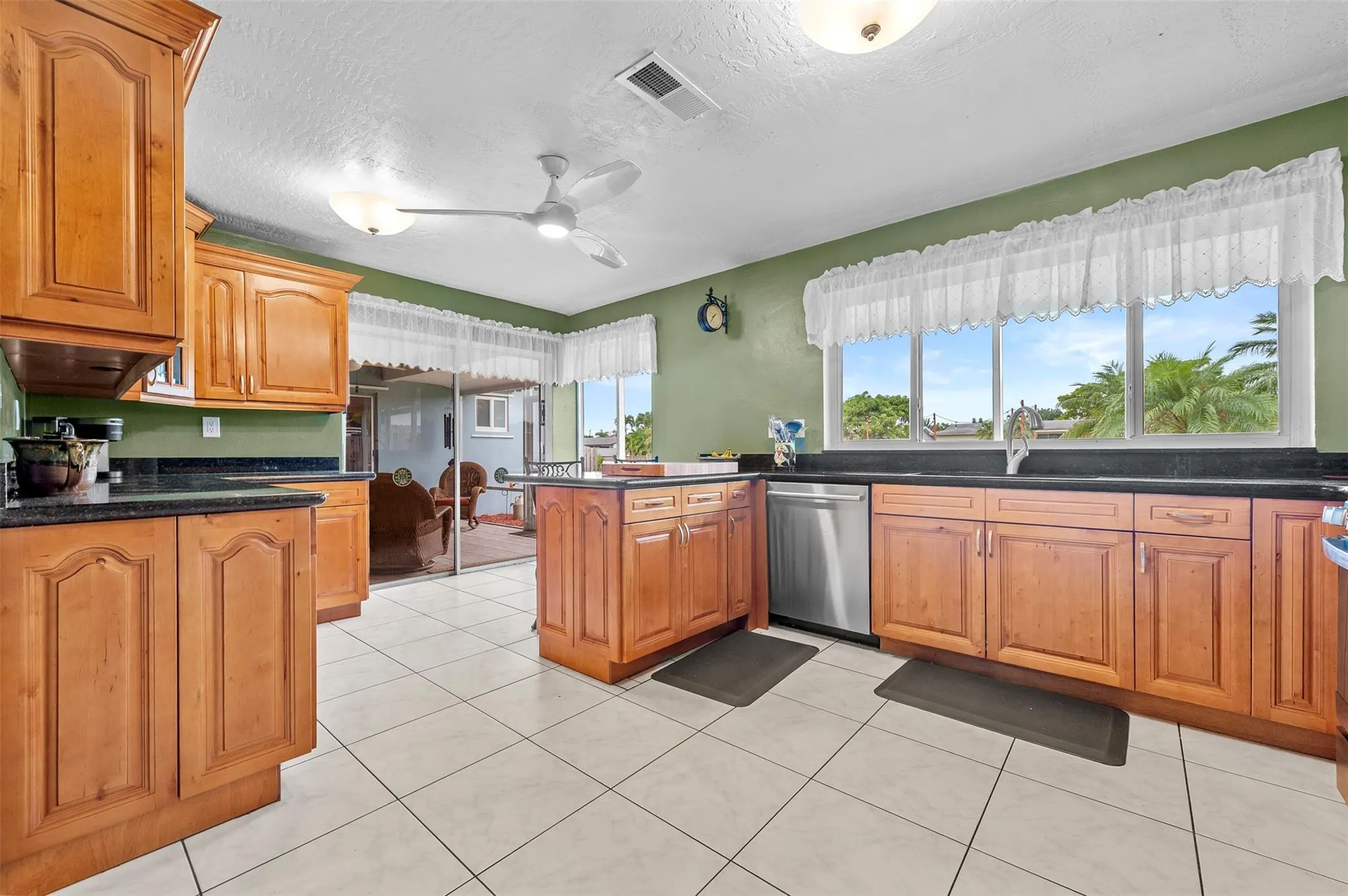 9260 NW 21st Mnr