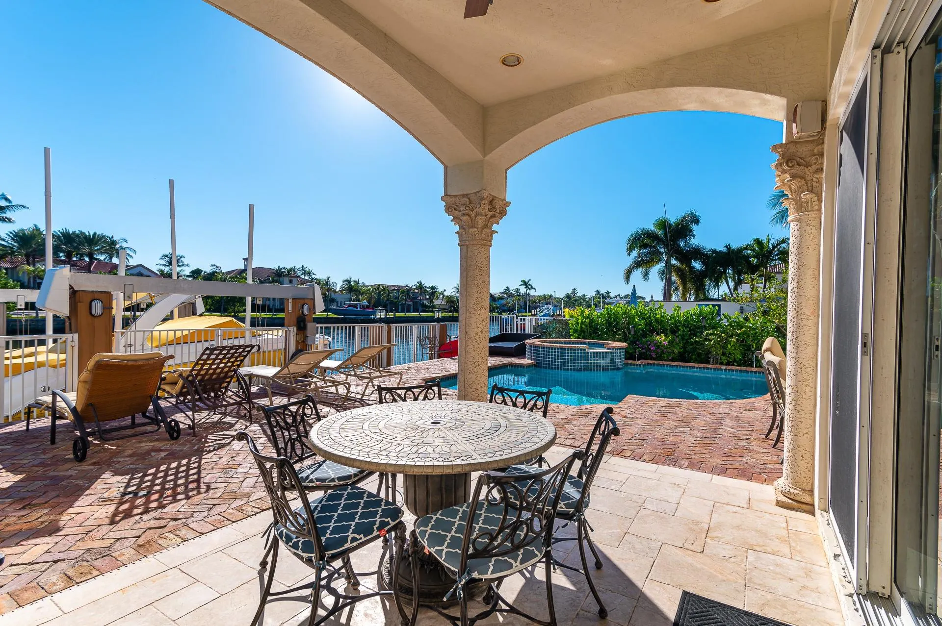 580 Admirals Way